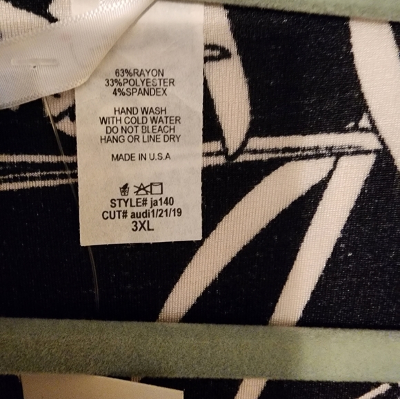 Black and White Open Front Cardigan - Picture 3 of 3